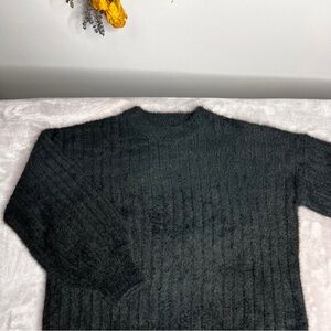 Black oversized soft sweater. Size XS